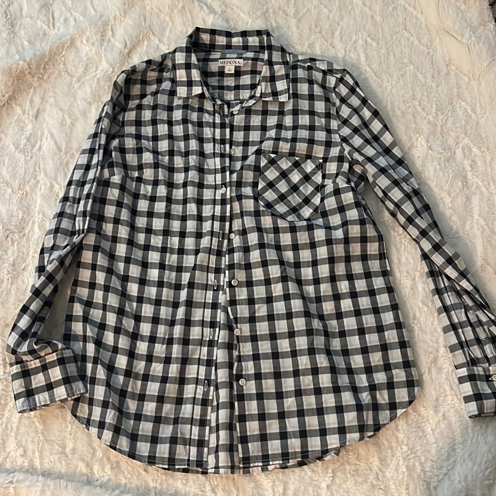 Merona (Target) black and white stripped collared button down shirt